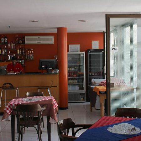 Hotel Roterdao "Under New Management" Прая Екстериор снимка