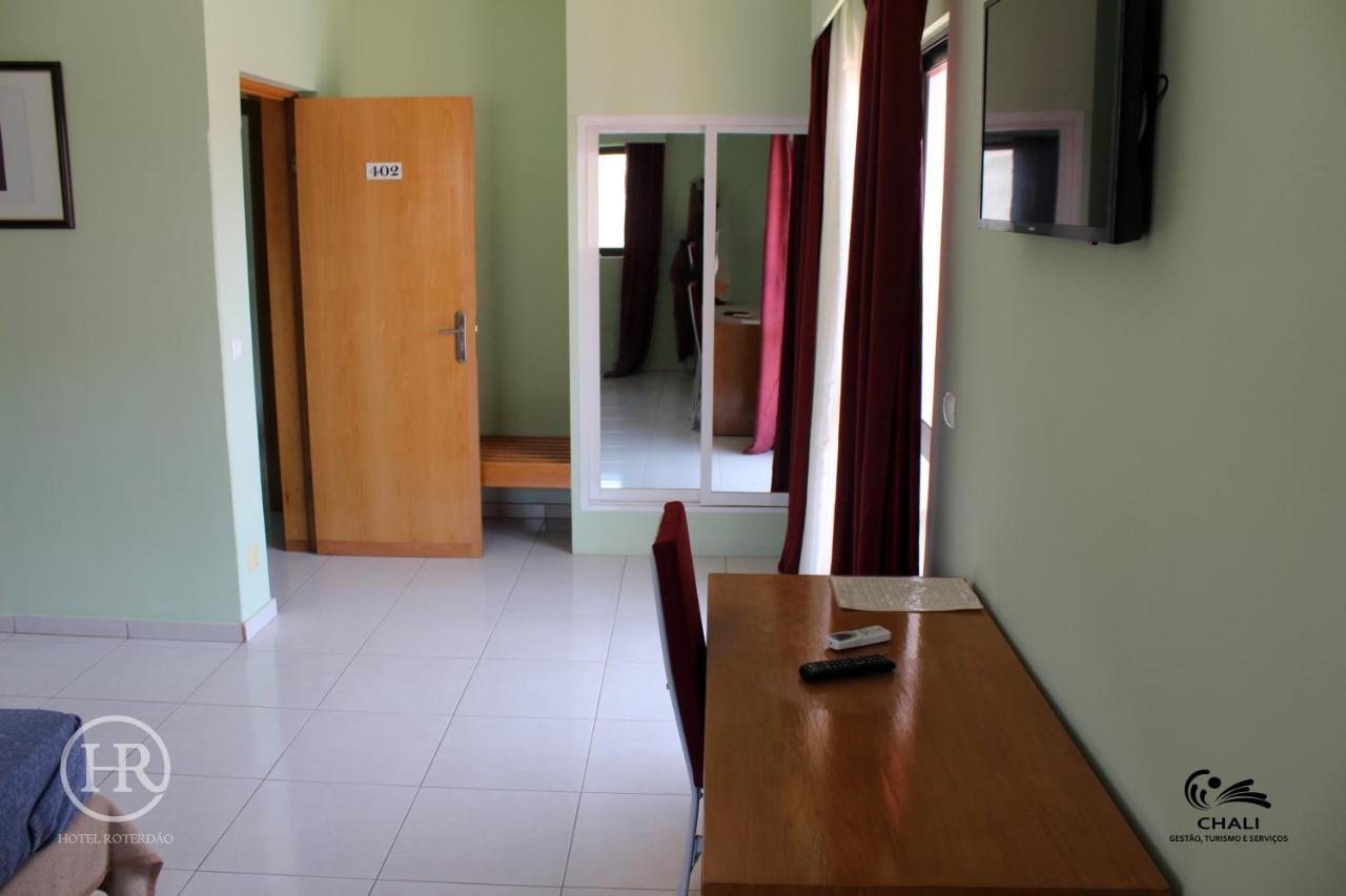 Hotel Roterdao "Under New Management" Прая Екстериор снимка